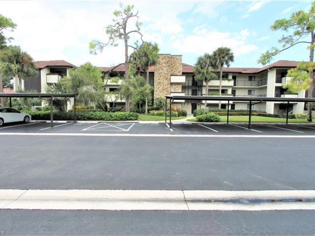 Pinewood Lakes