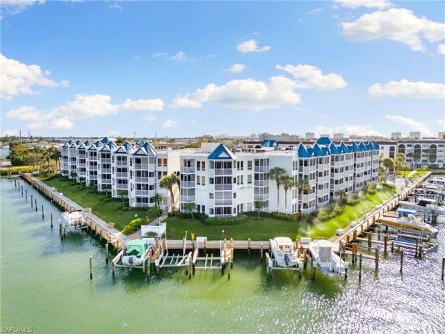 Grand Bay At Marco Beach