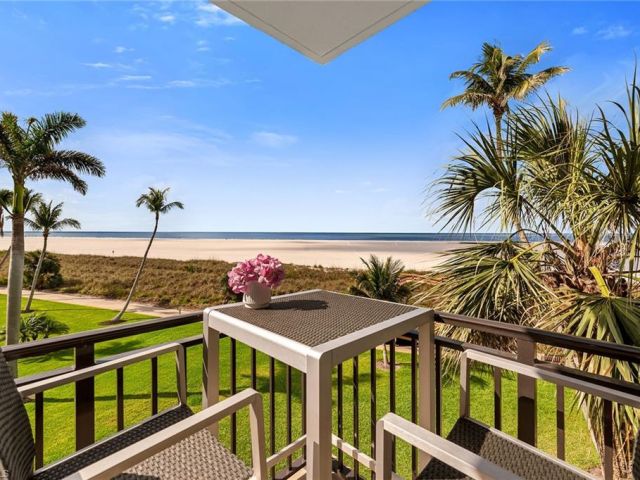 Tradewinds Apts Of Marco Island