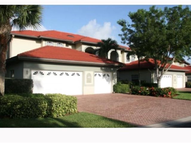 Villas At Waterside