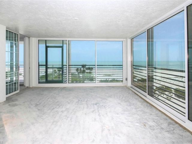 Royale Tern Condo