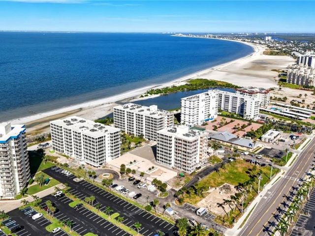 Creciente Condo North