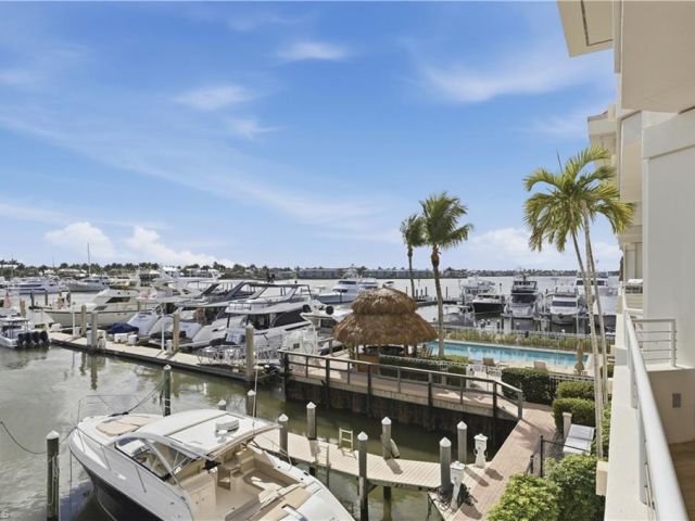 Naples Boat Club