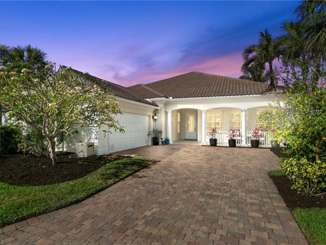 Village Walk Of Bonita Springs