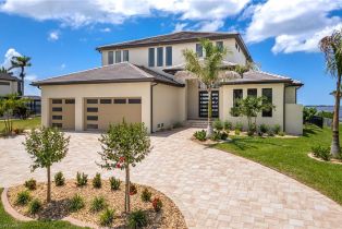 , 1024 Dolphin Dr, Cape Coral FL 33904