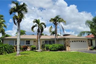 Single Family Residence, 5638 Riverside Dr, Cape Coral FL 33904