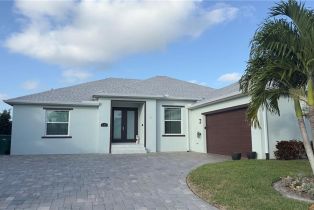 , 131 S Bahama Ave, Marco Island FL 34145