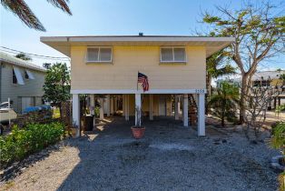 Single Family Residence, 5550 Oak Ridge Fort Myers Beach, FL 33931 