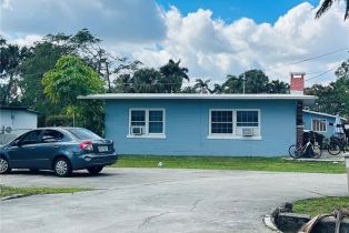 Duplex, 4465 Birmingham St, Fort Myers FL 33905