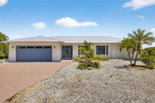 Single Family Residence, 720 Durion Sanibel Island, FL 33957 