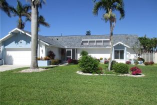 Single Family Residence, 3910 20th Caloosahatchee, FL 33904 