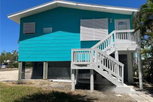 Single Family Residence, 226 Connecticut Fort Myers Beach, FL 33931 