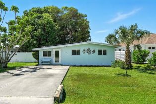 Single Family Residence, 736 92nd Vanderbilt Beach, FL 34108 