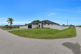 Single Family Residence, 139 Se 2nd Ave, Cape Coral FL 33990
