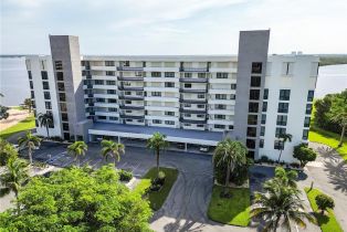 , 4253 Bay Beach Ln # C3, Fort Myers Beach FL 33931