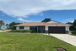 Single Family Residence, 1719 Sandy Caloosahatchee, FL 33904 