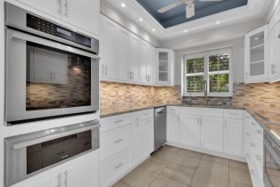 , 4402 Yacht Harbor Dr # 111, Naples FL 34112