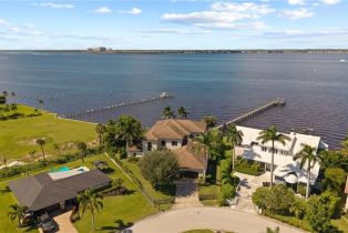 Single Family Residence, 14994 Bonaire Shell Point, FL 33908 