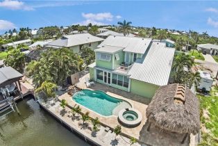 Single Family Residence, 2372 Baybreeze St, St. James City FL 33956