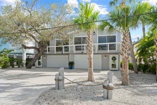 , 110-112 Voorhis St, Fort Myers Beach FL 33931