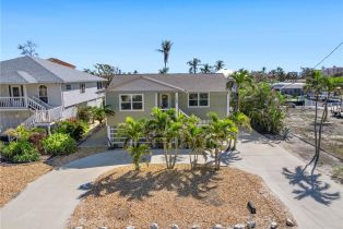 Single Family Residence, 140 Curlew Mcphie Park, FL 33931 