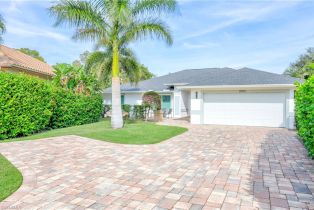 , 2003 Timberline Dr, Naples FL 34109