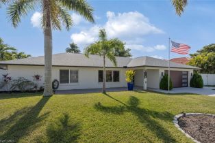 Single Family Residence, 1026 Town And River Town And River, FL 33919 