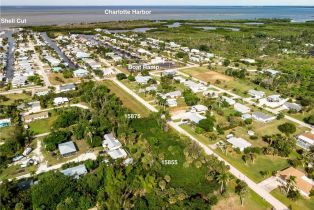 , 15855 Bellflower St, Bokeelia FL 33922