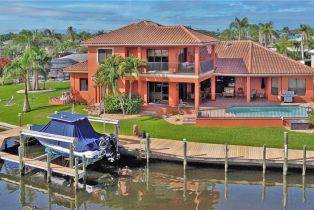 Single Family Residence, 447 Avalon Caloosahatchee, FL 33904 