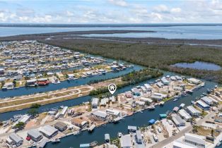 Manufactured Home, 3843 Cherry Cherry Estates, FL 33956 