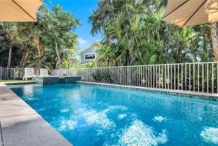 Single Family Residence, 1111 Schooner Pl, Sanibel FL 33957