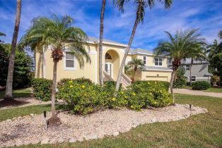 Single Family Residence, 1319 Par View Beachview Country Club Estates, FL 33957 