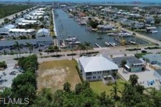 , 12070 Siesta Dr, Fort Myers Beach FL 33931