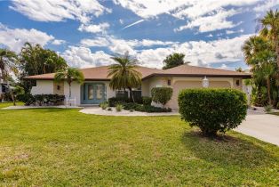 Single Family Residence, 1424 Windsor Ct, Cape Coral FL 33904