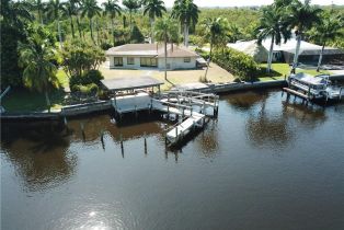 Single Family Residence, 5211 Lake Caloosa Morse Shores, FL 33905 