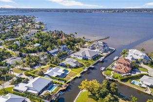 Single Family Residence, 541 Bayside Whiskey Creek, FL 33919 