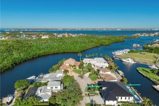 Single Family Residence, 111 Montrose Palmetto Point, FL 33919 