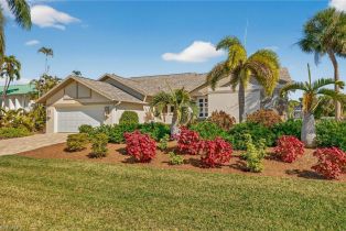 Single Family Residence, 686 Emeril East Rocks, FL 33957 