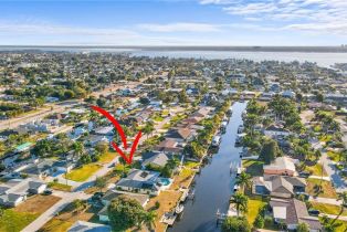 Single Family Residence, 818 Monticello Caloosahatchee, FL 33904 