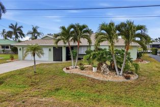 Single Family Residence, 405 Tower Caloosahatchee, FL 33904 