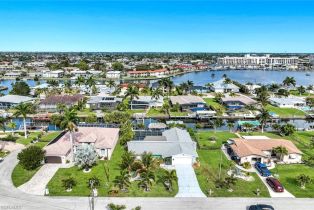 Single Family Residence, 419 Pinecrest Caloosahatchee, FL 33904 