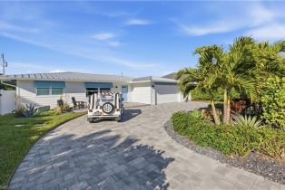 Single Family Residence, 519 105th Vanderbilt Beach, FL 34108 