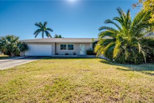 Single Family Residence, 1122 El Dorado Caloosahatchee, FL 33904 