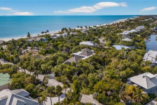 Land, 933 Strangler Fig Ln