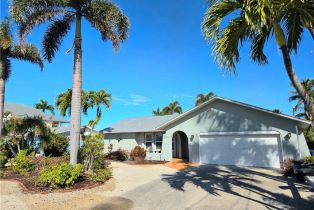 Single Family Residence, 3594 Rita Bayview Acres, FL 33956 