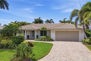 Single Family Residence, 20 Bayview Fairview Isles, FL 33931 