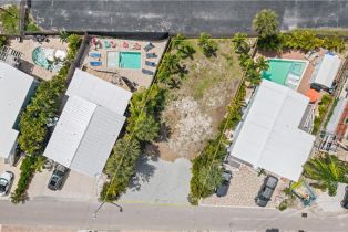 Land, 205 Miramar St