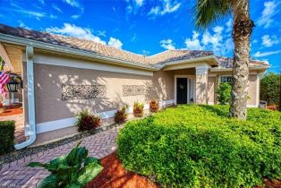 Single Family Residence, 10092 Oakhurst Way