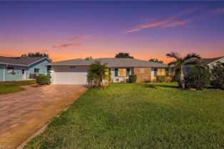 Single Family Residence, 12878 Iona Tahitian Shores, FL 33908 