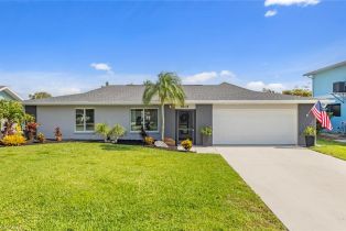 Single Family Residence, 6048 Perthshire Island Park Woodlands, FL 33908 